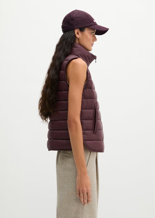 Lightweight quilted vest fitted — Black Cherry