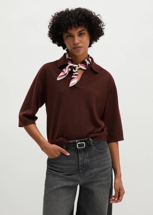 Loose knit polo shirt Black Cherry in front view