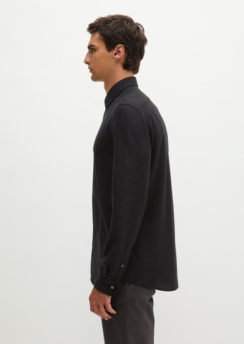 Shirt-shaped — Black