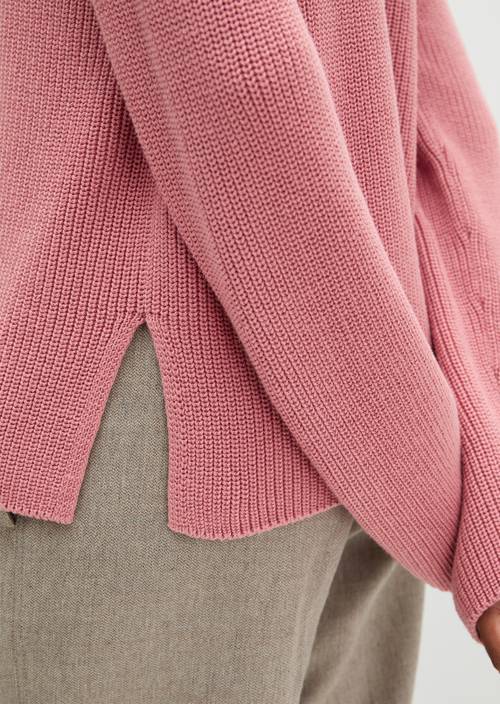 Sweater loose Berry Rose in detail view