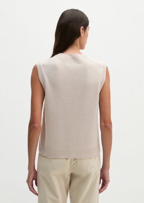 Regular sleeveless cardigan — Natural