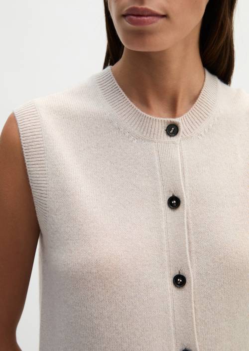 Ärmelloser Cardigan regular Natural in Detailansicht