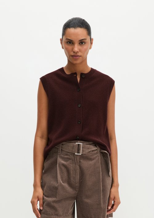 Regular sleeveless cardigan — Black Cherry