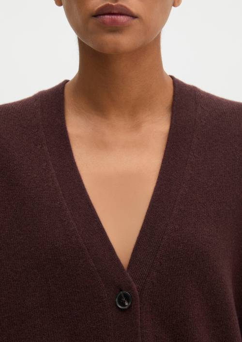Cardigan oversize Black Cherry in detail view