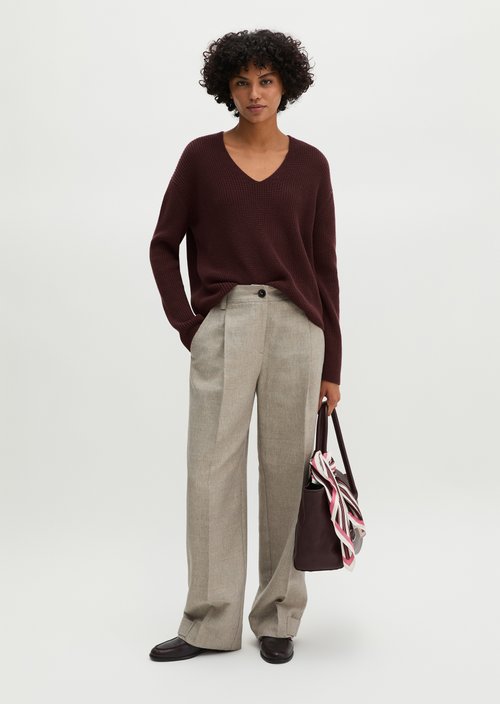 Relaxed V-neck sweater — Black Cherry