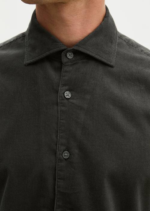 Cord shirt-style Wooden Earth in detail view