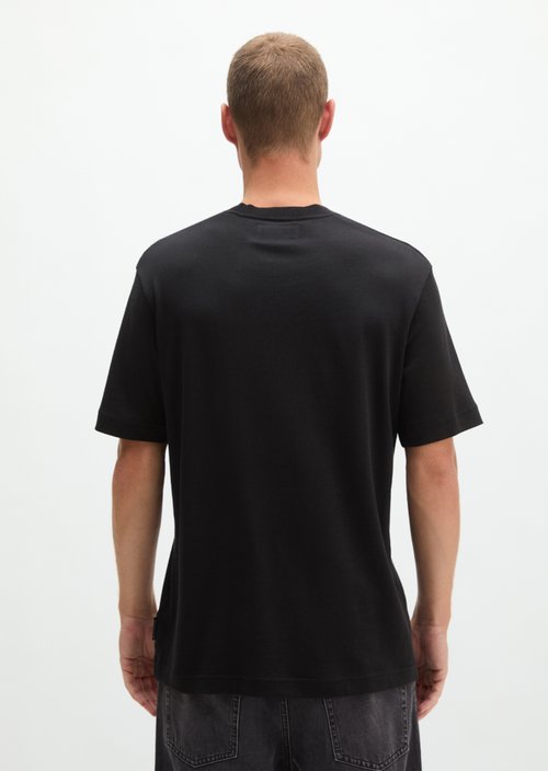 Regular T-shirt — Black