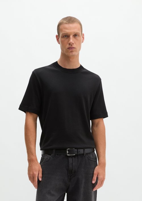 Regular T-shirt — Black