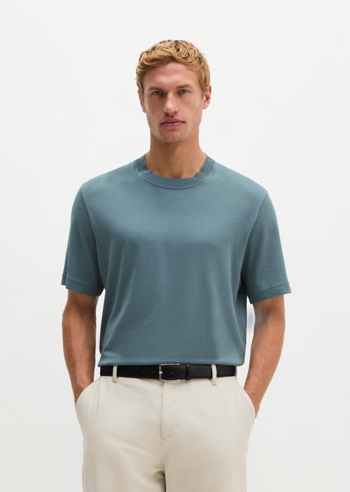 Regular T-shirt — Black Pepper