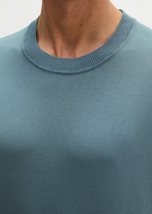 Regular T-shirt — Black Pepper