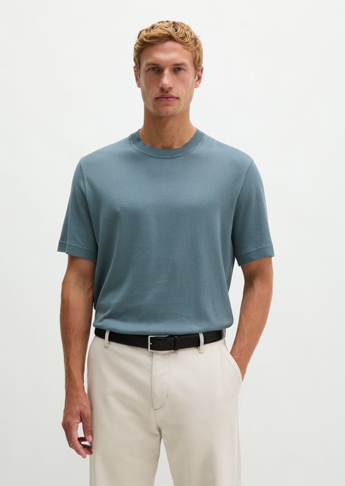 Regular T-shirt — Black Pepper