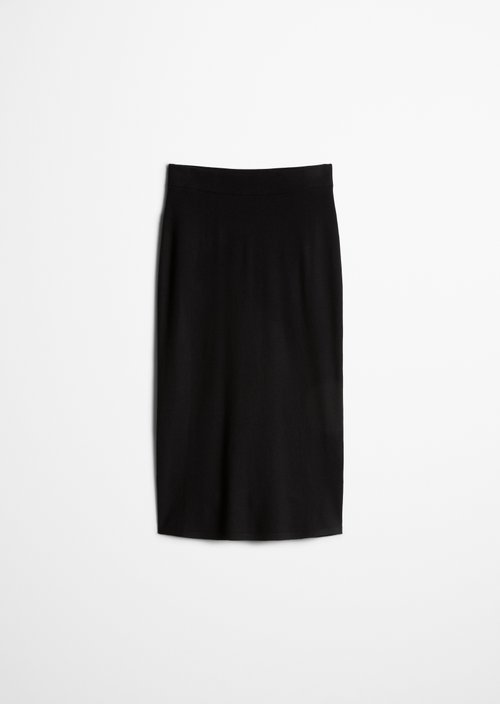 Slim-Fit Fine-Knit Skirt — Black