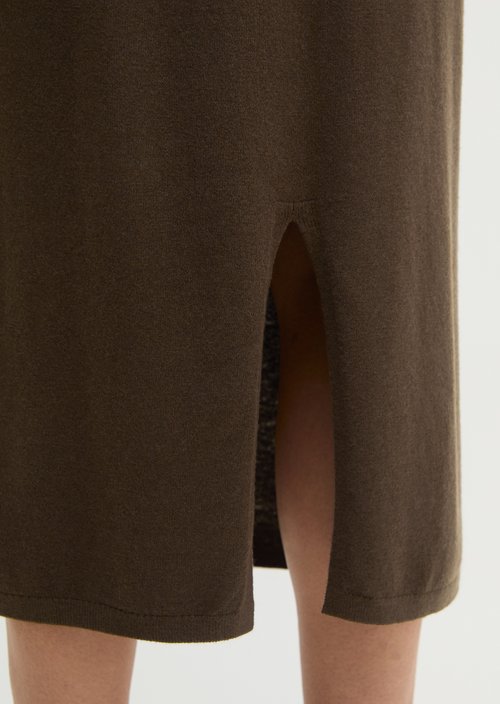 Slim-Fit Fine-Knit Skirt — Burnt Coffee