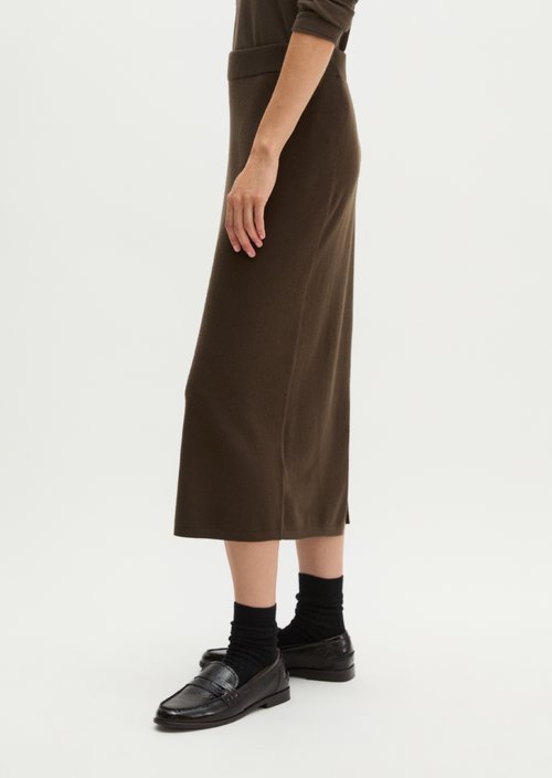 Slim-Fit Fine-Knit Skirt — Burnt Coffee