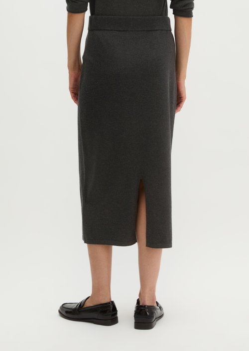 Slim-Fit Fine-Knit Skirt — Coal Grey Melange