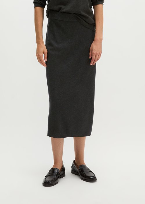 Slim-Fit Fine-Knit Skirt — Coal Grey Melange