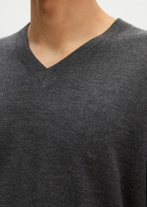 Pull à col en V, coupe classique Dark Grey Melange en vue détaillée