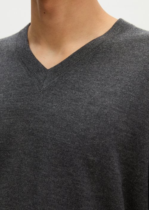 Regular-Fit V-Neck Sweater — Dark Grey Melange