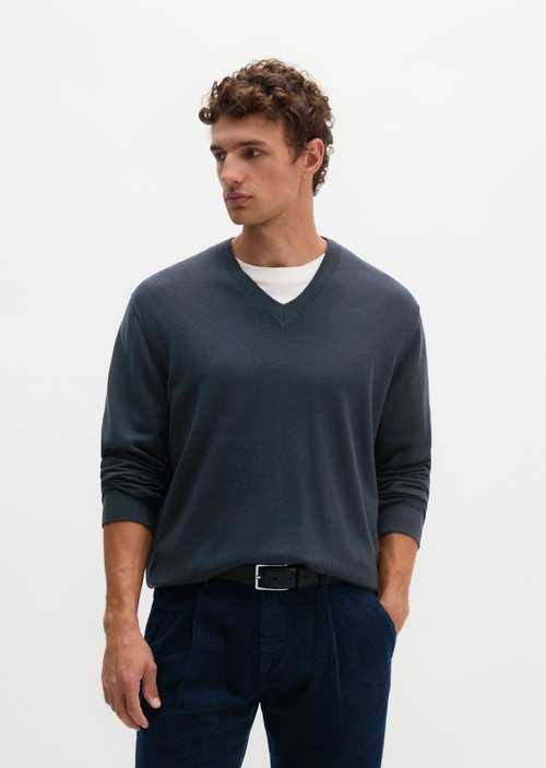 Regular-Fit V-Neck Sweater — Dark Navy