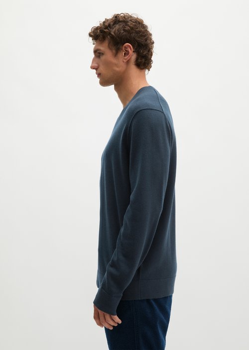 Regular-Fit V-Neck Sweater — Dark Navy