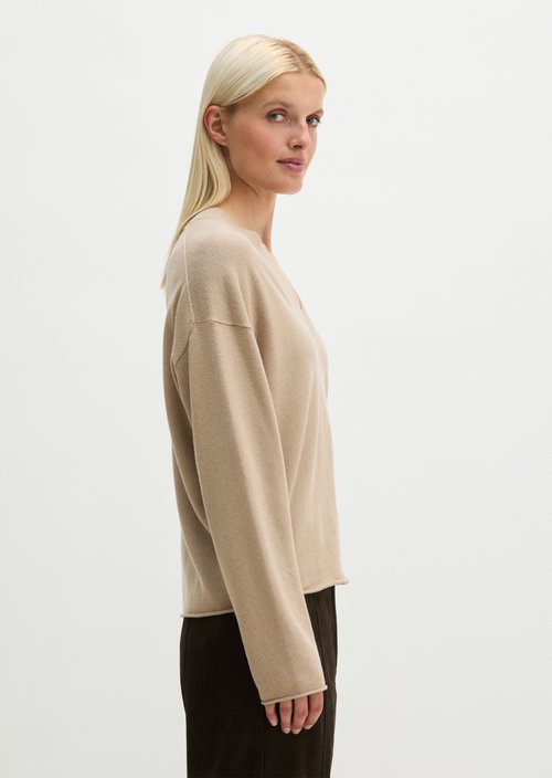 Loose-fitting V-neck sweater — Earthy Taupe