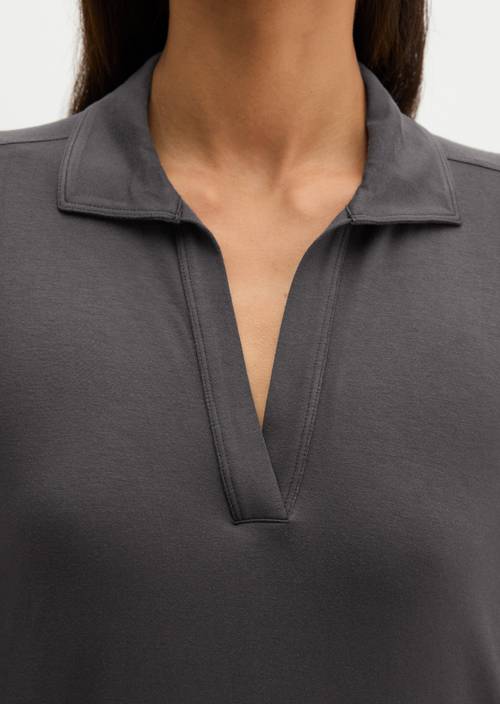 Jerseybluse im Polo-Stil regular Broken Graphite in Detailansicht