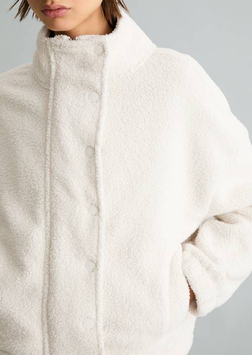 Teddyjacke relaxed White Blush in Detailansicht