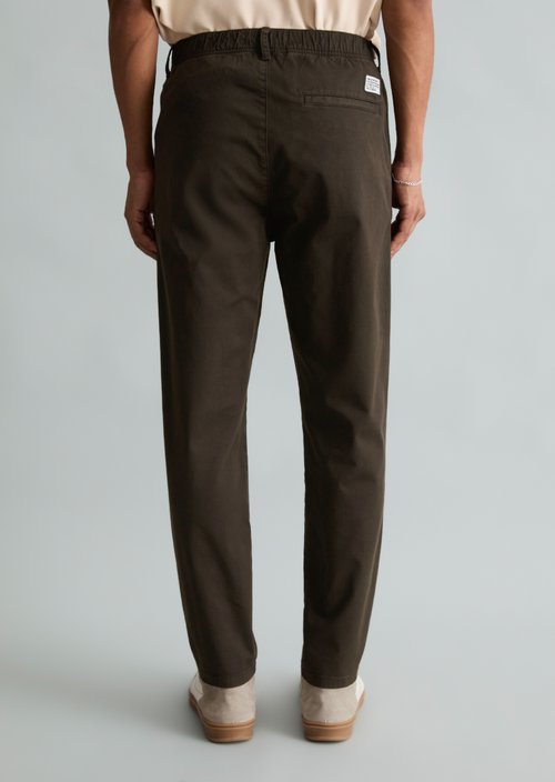 Pants, "Anders" Pleated Cropped Style — Chocolate Brown