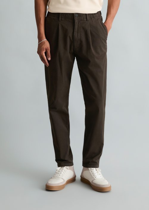 Pants, "Anders" Pleated Cropped Style — Chocolate Brown