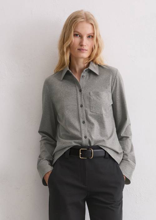 Blusa regular de punto Warm Granite Melange en vista frontal