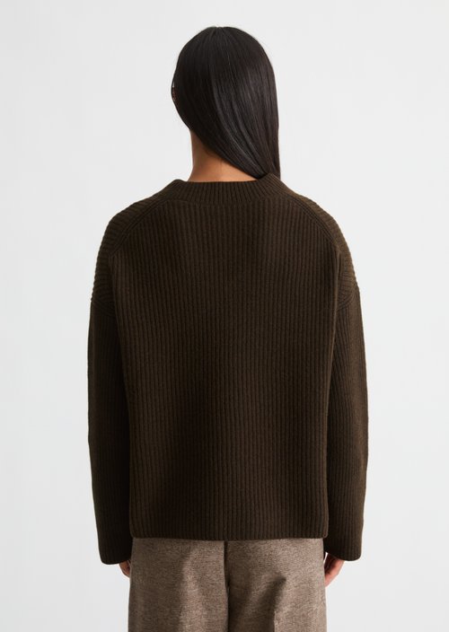 Loose-fitting V-neck knit sweater — Burnt Coffee