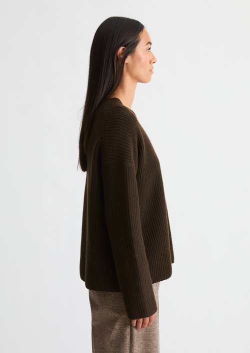 Loose-fitting V-neck knit sweater — Burnt Coffee
