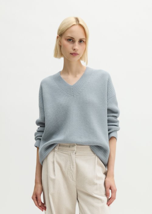 Loose-fitting V-neck knit sweater — Glacial Blue