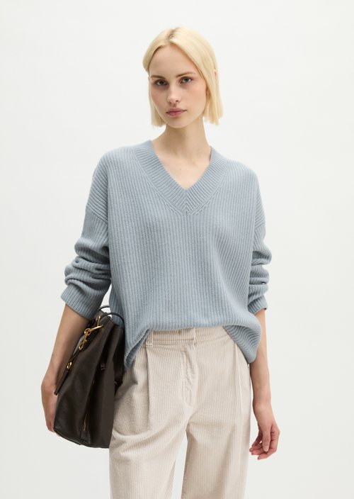 Loose-fitting V-neck knit sweater — Glacial Blue