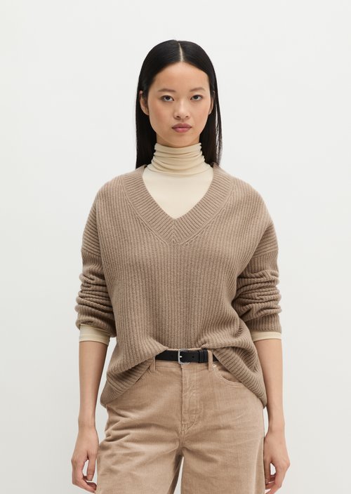 Loose-fitting V-neck knit sweater — Earthy Taupe