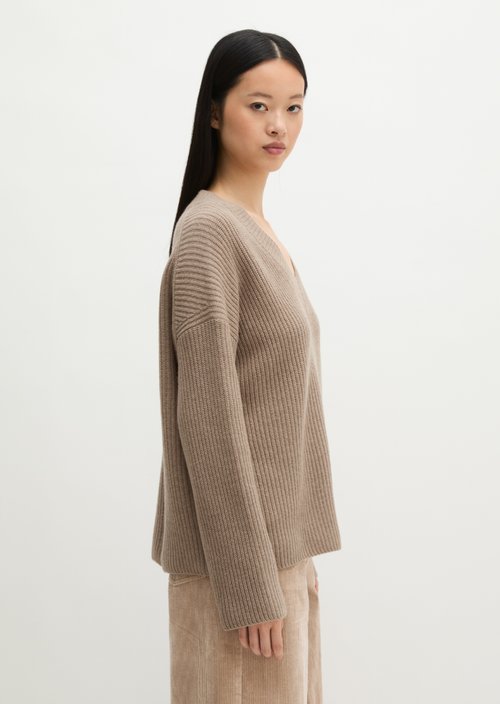 Loose-fitting V-neck knit sweater — Earthy Taupe