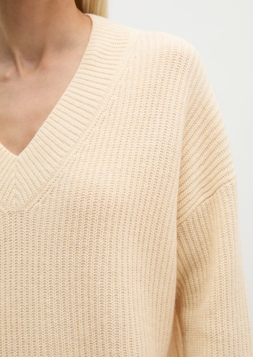 Loose-fitting V-neck knit sweater — Smokey Sands