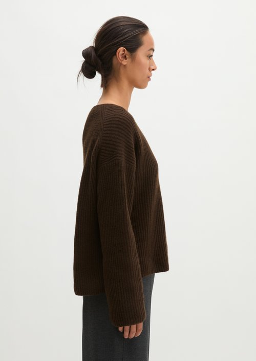 Loose-fitting knit sweater — Burnt Coffee
