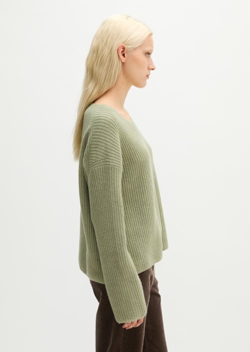 Loose-fitting knit sweater — Smooth Sage