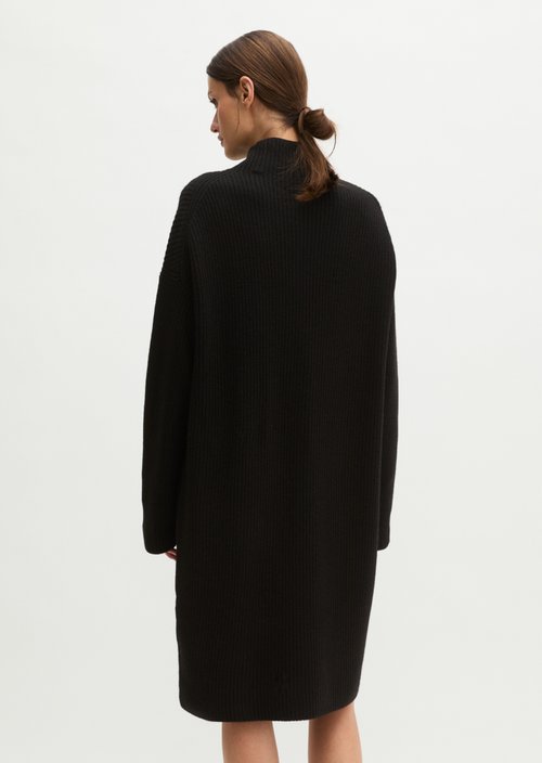 Loose-fitting knit dress — Black