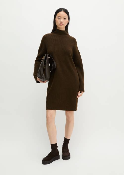 Robe en maille ample Burnt Coffee en vue de face