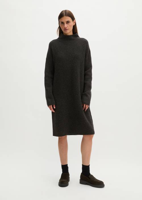 Strickkleid loose Coal Grey Melange in Frontalansicht