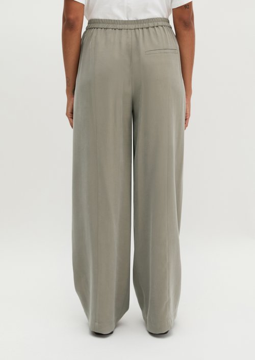 Barrel pull-on pants — Stone Taupe