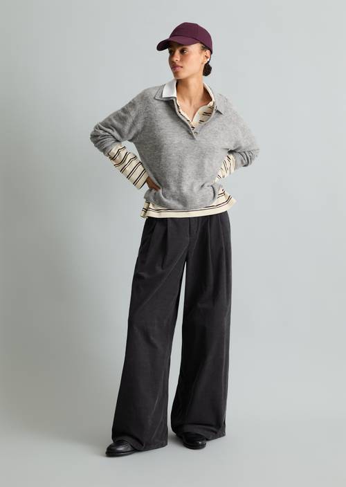 Strick-Poloshirt relaxed Stone Melange in Frontalansicht