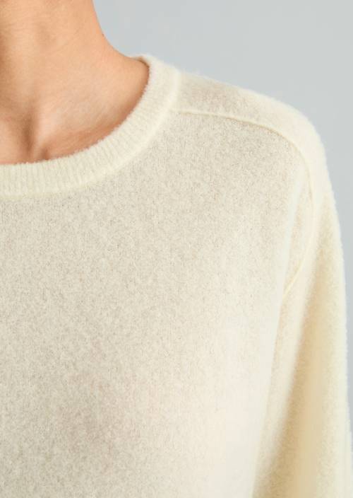 Pullover oversize White Blush in Detailansicht