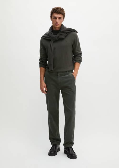 Cord Pants, Model Mads Jogger, Regular Fit Copley Brown in front view