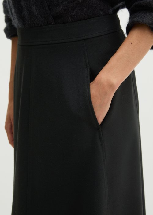 Flared flannel skirt — Black