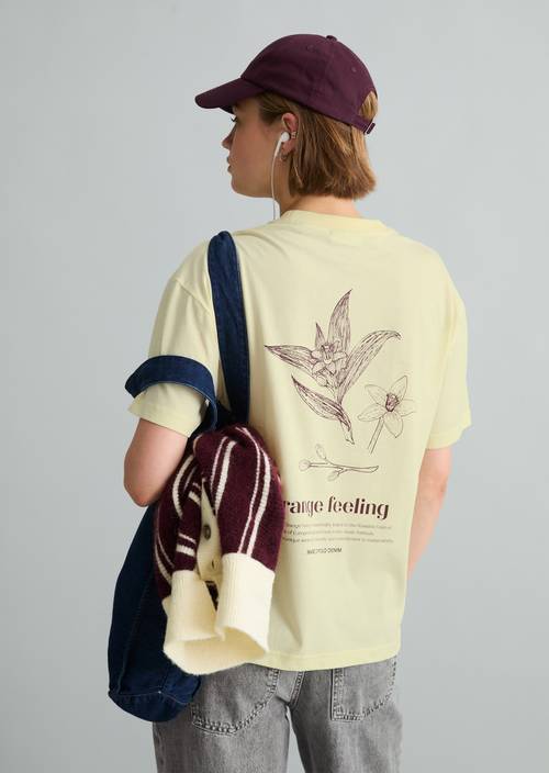 T-shirt de base relaxed Butter Yellow en vue de face