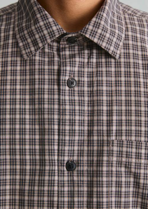 Chemise coupe classique Dark Beige en vue détaillée