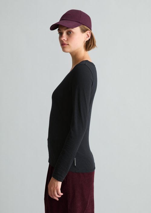 Slim-fit long-sleeve shirt — Black